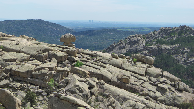 [20130505_135401_Pedriza.jpg]
Balanced rock facing Madrid. It's amazing to have such a playground so close to such a big capital.