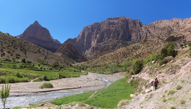 [20120430_125129_ZaouiaTaghiaPano_.jpg]
About 2 hours later we are in view of Oujdad (left), one of the main climbing area.