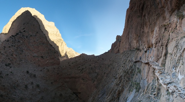 [20120513_071347_OujdadBarakaPano_.jpg]
The biggest berber staircase, arriving right at the start of Baraka, one of the most classic route of Taghia: 16 pitches mostly around 6b.