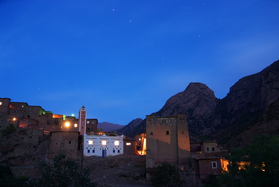 [20120516_221204_Zaouia.jpg]
Zaouiat at night, end of the trip: tomorrow we'll be back in Marrakesh and spend the same money in a day as we did in 3 weeks in Taghia... We'll miss the hospitality of the berbers.