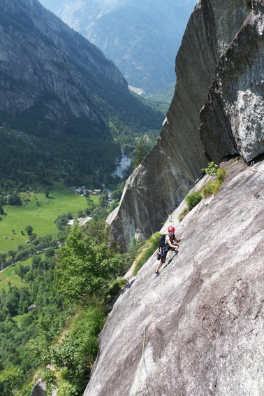 [20110802_123158_Kundalini.jpg]
The long traverse on Kundalini.