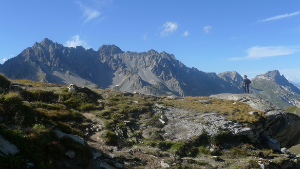 [20100905_164402_PtObservatoire.jpg]
Looking at the Corneillets from the descent.