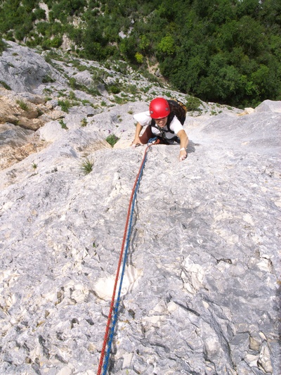 [20070617-111213_PreslesTwoTeams.jpg]
Jenny on the hard 6c crux of Bamboustine Scatophage, a kind of edgy slab similar to what you can find in the Dolomites.