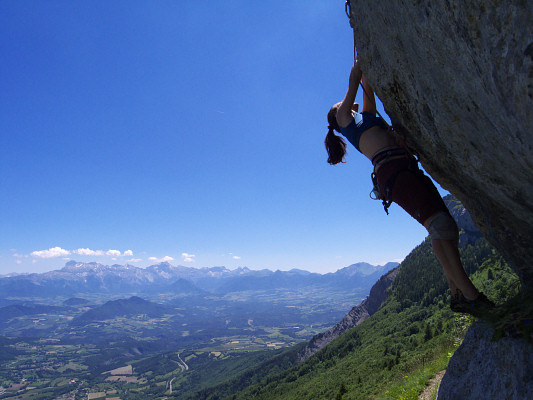 [20080621_123209_GresseVercors.jpg]
Climbing on a minor cliff with a great view on the Devoluy at Gresse-en-Vercors.