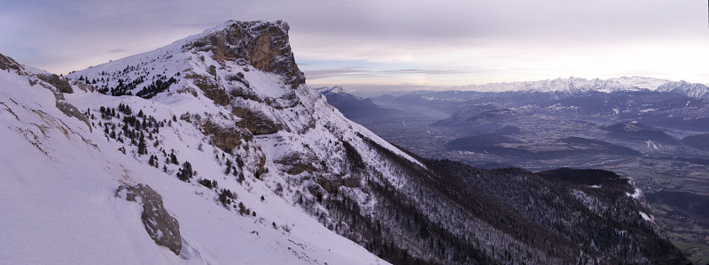 [20090310_082232_ColArcPano_.jpg]
Arc col and St Michel Peak right above smoky Grenoble. It's so close, no wonder I can ski it and be at work at 9 !