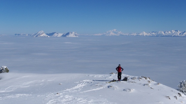 [20100213_121308_Moucherotte.jpg]
Jenny gearing up for the descent with the Chartreuse and Mt Blanc in the back.