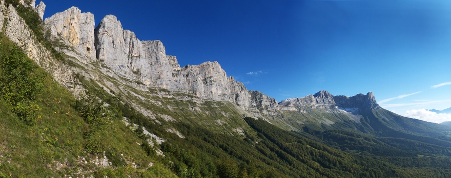 [20110922_093451_RandoVercorsPano_.jpg]
East side of the Vercors, Grande Moucherolle in the back.