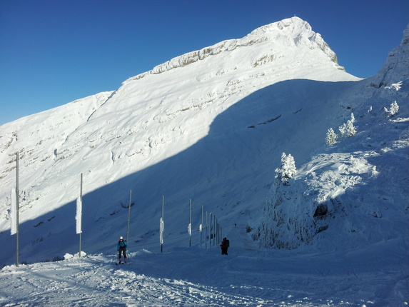 [20121201_144733_CorrenconSki.jpg]
Nearing the summit of Corrençon below the Grande Moucherolle. The west couloir is on the left.