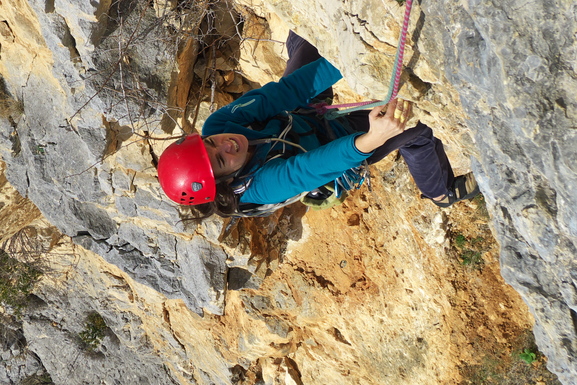 [20121231_143254_Nughes_FaitDHiver.jpg]
On the left side of Tina Dalle are several medium length routes, including this one 'Fait d'hiver' which we indeed climbed on New Year's day. It finishes with a violent overhang on the last move of the route.