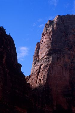 [NEButtAngelsLanding.jpg]
The North-East buttress of Angels Landing.