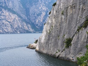 Climbing above the Garda lake