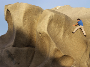 Sunrise bouldering at Capo Testa