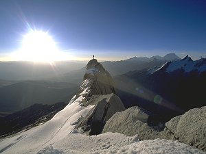 Sunset on a gendarme on the Nevado Cashan (5723m)