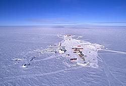 HighPlateauConcordia3 - Aerial view of Dome C, the summer camp and the Concordia buildings before their completion (dec 2004).
[ Click to go to the page where that image comes from ]