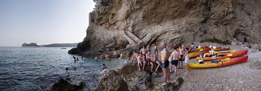 [20070823_165427_KayakCavePano_.jpg]
While on assignment in Croatia, an afternoon canoe trip to a beach hidden in a cave under the city led to this nice HDR panorama.