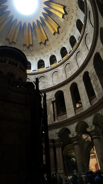 [20111117_110004_HolySepulcher.jpg]
A church embedded within a church. Makes for interesting crowd control when the various corners follow different versions of god's words.